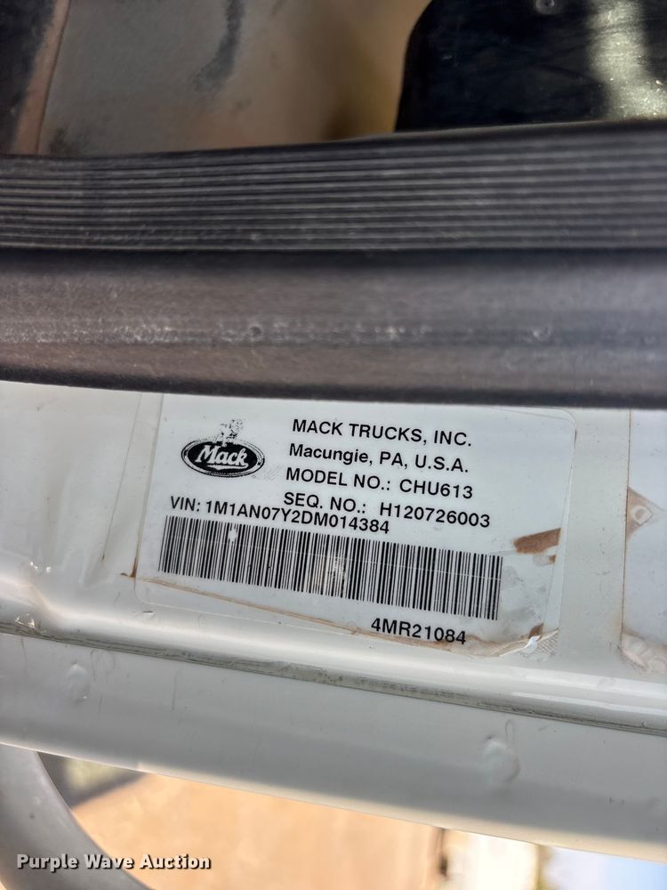 image for item JM9423 2013 Mack CHU semi truck