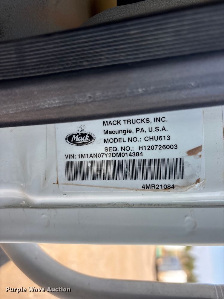 image for item JM9423 2013 Mack CHU semi truck