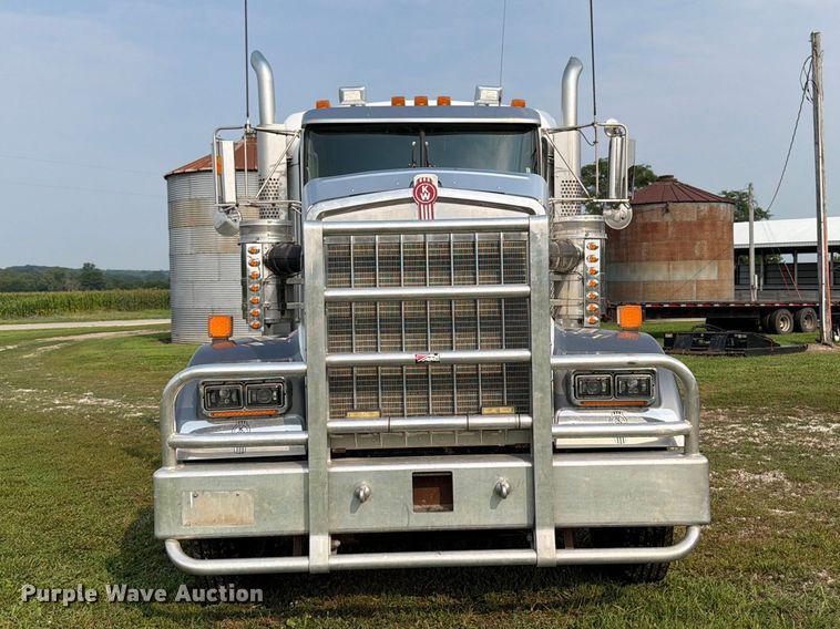 image for item OE9663 2012 Kenworth W900 semi truck