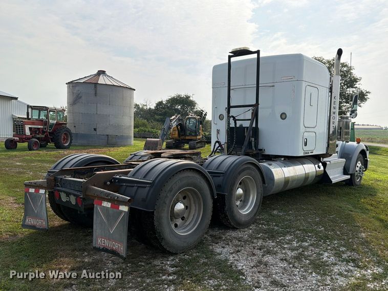 image for item OE9663 2012 Kenworth W900 semi truck