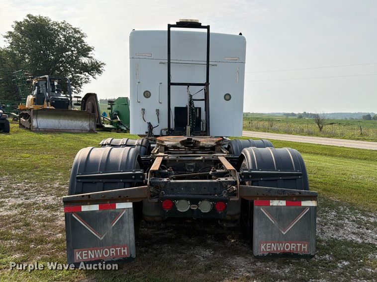 image for item OE9663 2012 Kenworth W900 semi truck