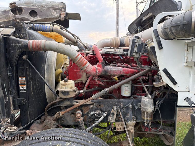 image for item OE9663 2012 Kenworth W900 semi truck