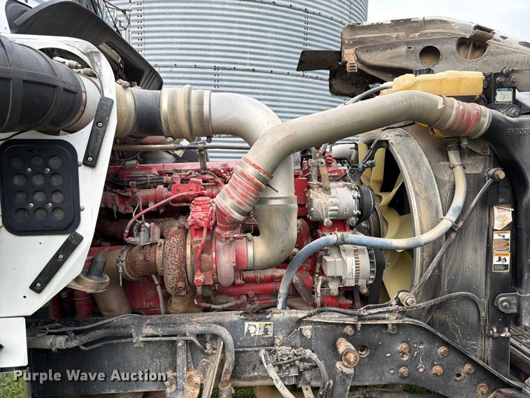 image for item OE9663 2012 Kenworth W900 semi truck