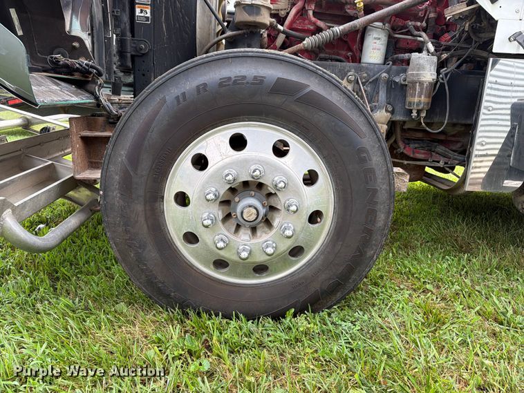 image for item OE9663 2012 Kenworth W900 semi truck
