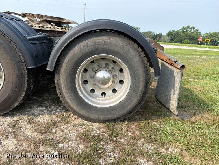 image for item OE9663 2012 Kenworth W900 semi truck