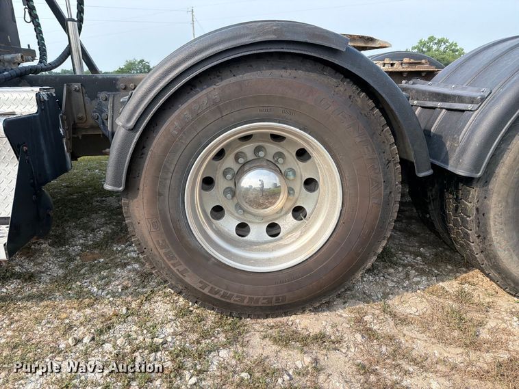 image for item OE9663 2012 Kenworth W900 semi truck