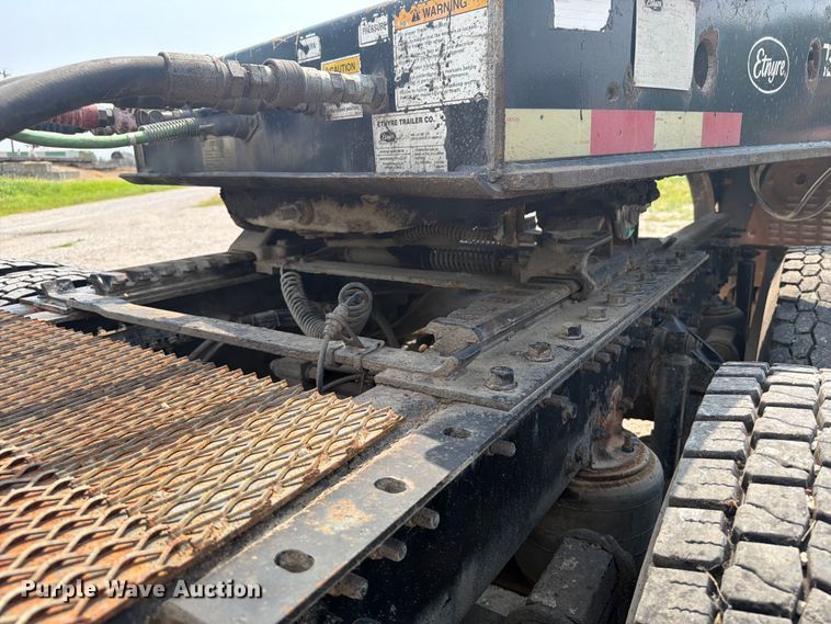 image for item OE9674 2008 Mack GU semi truck