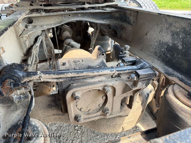 image for item OE9674 2008 Mack GU semi truck