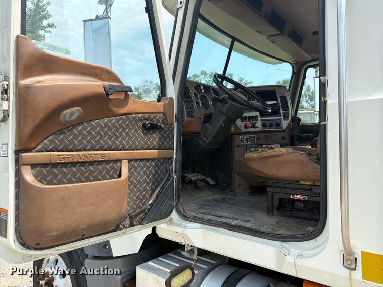 image for item OE9674 2008 Mack GU semi truck