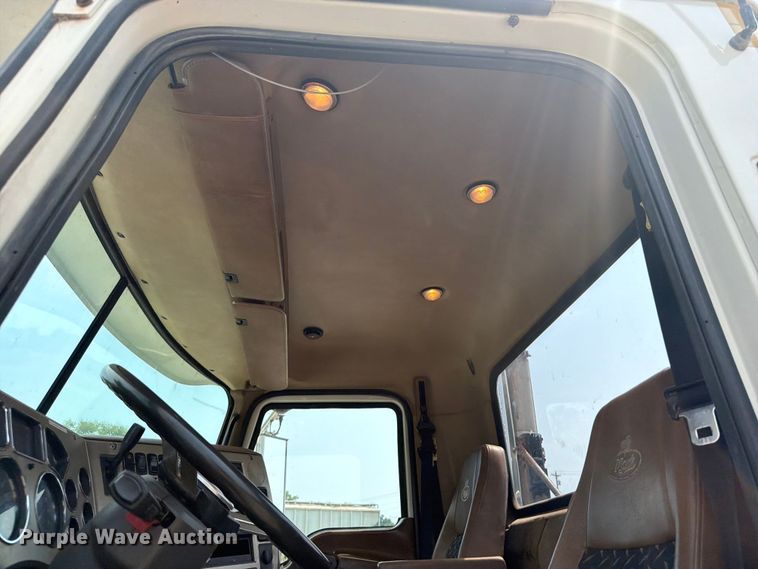 image for item OE9674 2008 Mack GU semi truck