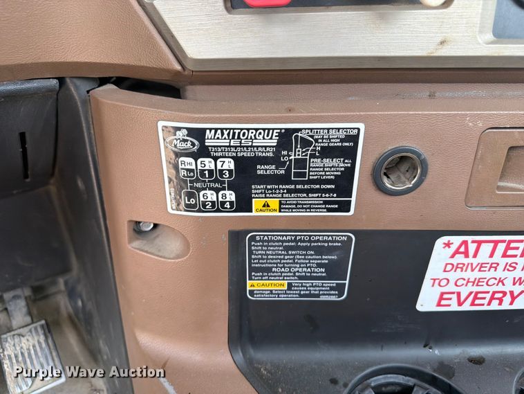 image for item OE9674 2008 Mack GU semi truck