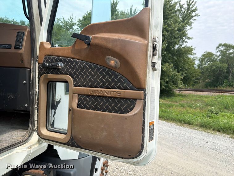 image for item OE9674 2008 Mack GU semi truck