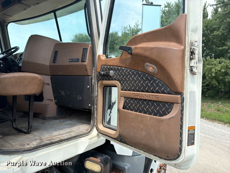 image for item OE9674 2008 Mack GU semi truck