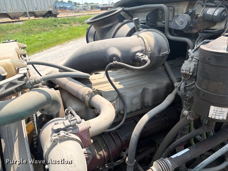 image for item OE9674 2008 Mack GU semi truck