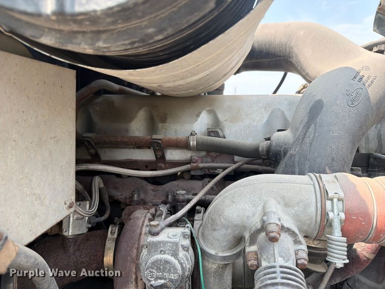 image for item OE9674 2008 Mack GU semi truck