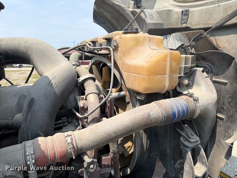 image for item OE9674 2008 Mack GU semi truck
