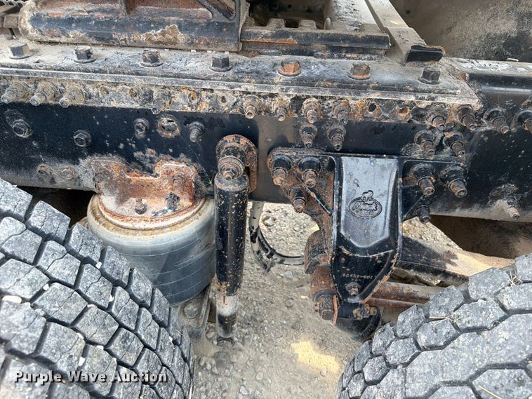 image for item OE9674 2008 Mack GU semi truck