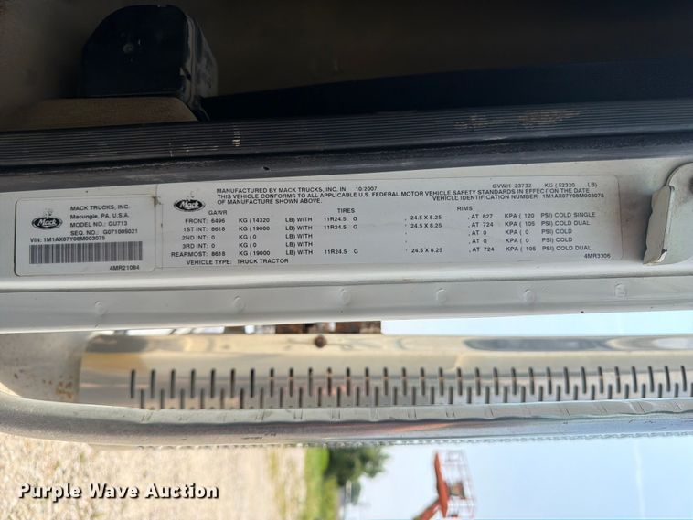 image for item OE9674 2008 Mack GU semi truck