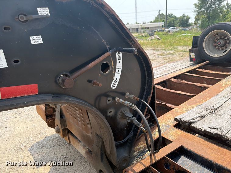 image for item OE9675 2010 Etnyre PRTN55ETD3-R4A lowboy equipment trailer