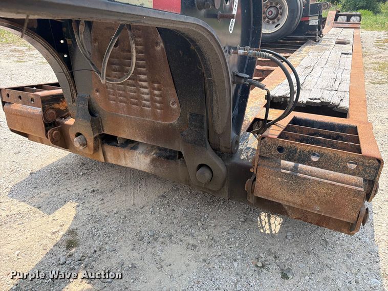 image for item OE9675 2010 Etnyre PRTN55ETD3-R4A lowboy equipment trailer