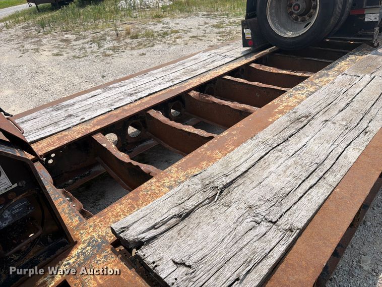 image for item OE9675 2010 Etnyre PRTN55ETD3-R4A lowboy equipment trailer