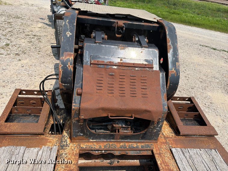 image for item OE9675 2010 Etnyre PRTN55ETD3-R4A lowboy equipment trailer