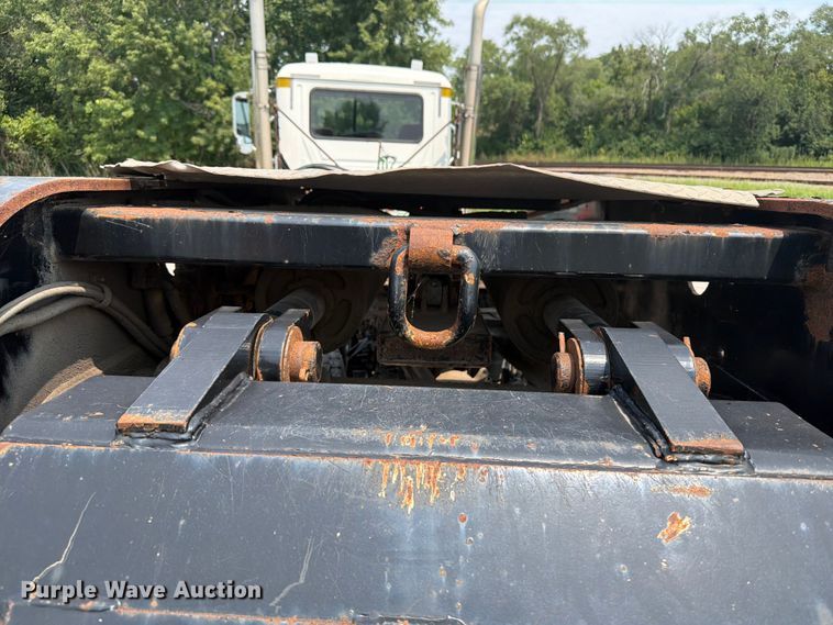 image for item OE9675 2010 Etnyre PRTN55ETD3-R4A lowboy equipment trailer