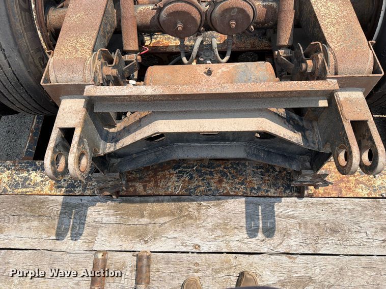 image for item OE9675 2010 Etnyre PRTN55ETD3-R4A lowboy equipment trailer