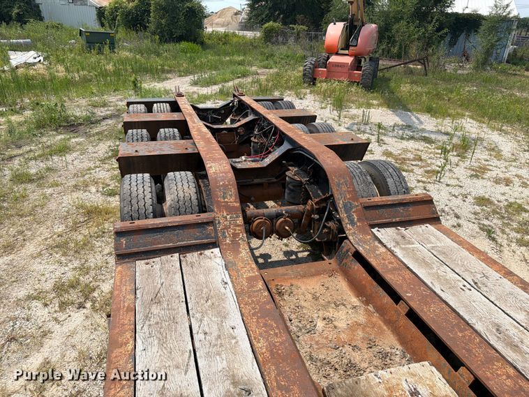 image for item OE9675 2010 Etnyre PRTN55ETD3-R4A lowboy equipment trailer