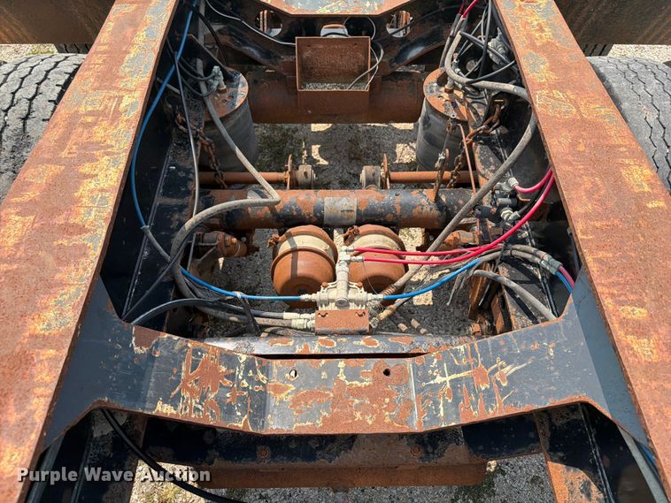image for item OE9675 2010 Etnyre PRTN55ETD3-R4A lowboy equipment trailer