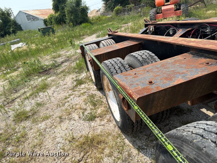 image for item OE9675 2010 Etnyre PRTN55ETD3-R4A lowboy equipment trailer