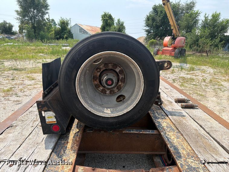 image for item OE9675 2010 Etnyre PRTN55ETD3-R4A lowboy equipment trailer