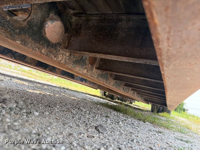 image for item OE9675 2010 Etnyre PRTN55ETD3-R4A lowboy equipment trailer