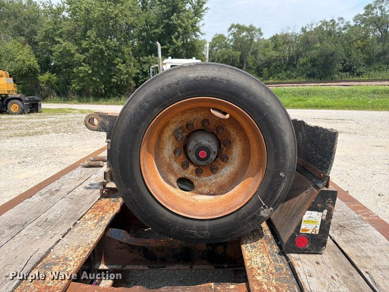 image for item OE9675 2010 Etnyre PRTN55ETD3-R4A lowboy equipment trailer