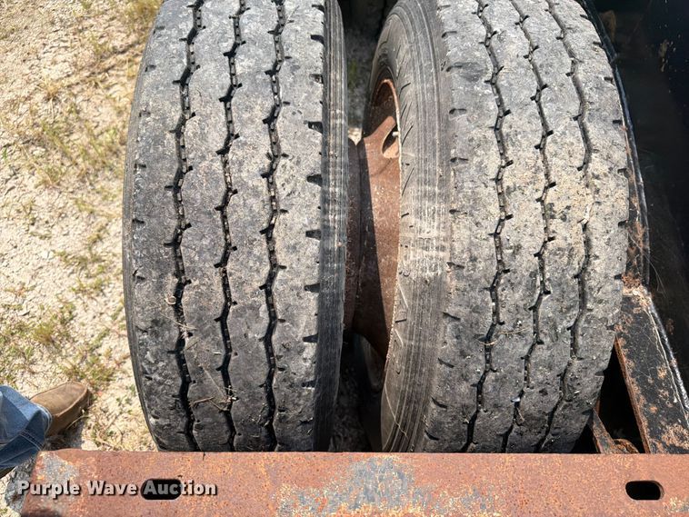 image for item OE9675 2010 Etnyre PRTN55ETD3-R4A lowboy equipment trailer