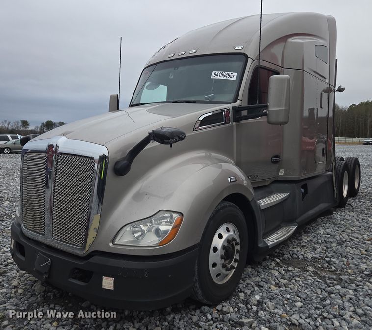 2018 Kenworth T680 semi truck