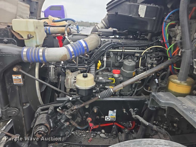 image for item YA1038 2018 Kenworth T680 semi truck