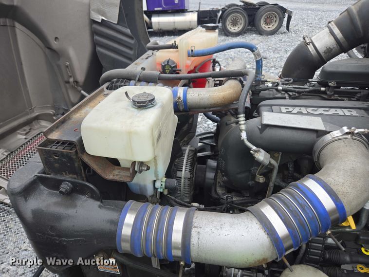 image for item YA1038 2018 Kenworth T680 semi truck