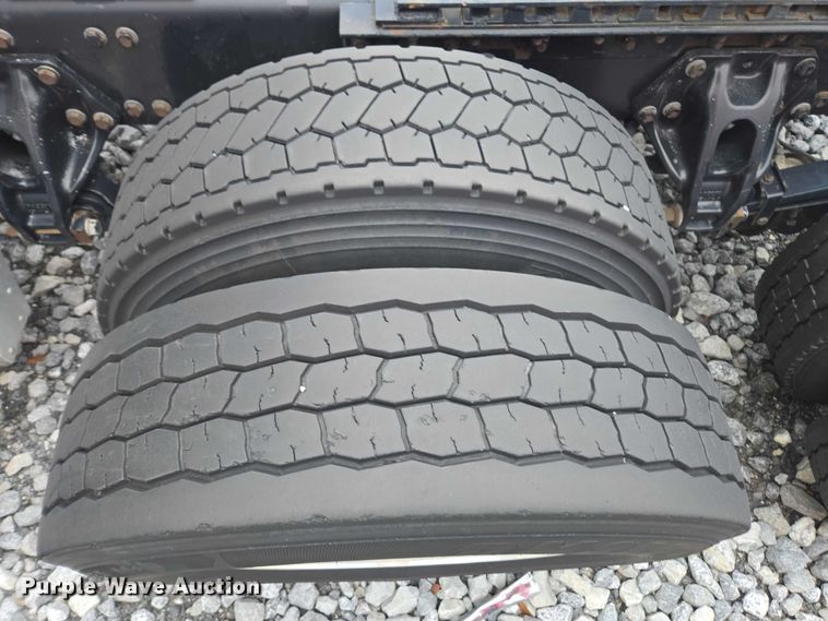 image for item YA1038 2018 Kenworth T680 semi truck