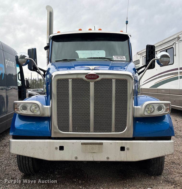 image for item YA1088 2019 Peterbilt 567 semi truck