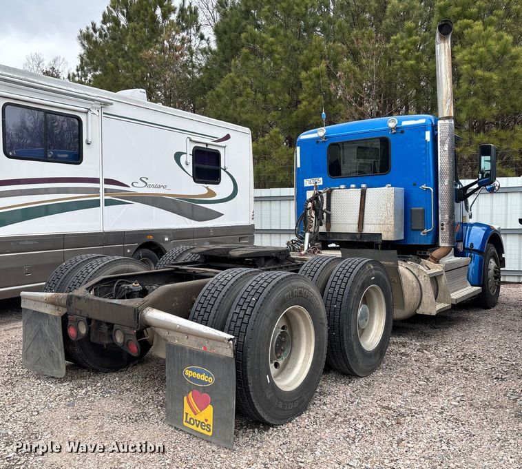 image for item YA1088 2019 Peterbilt 567 semi truck