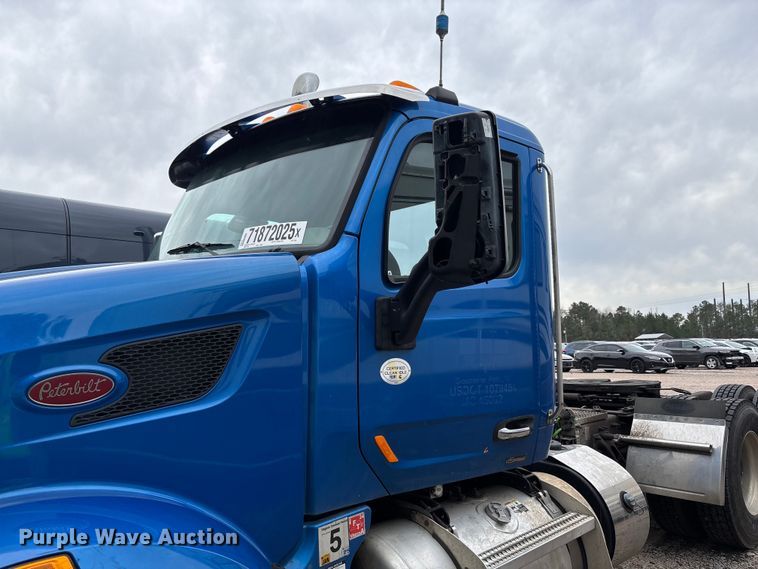 image for item YA1088 2019 Peterbilt 567 semi truck