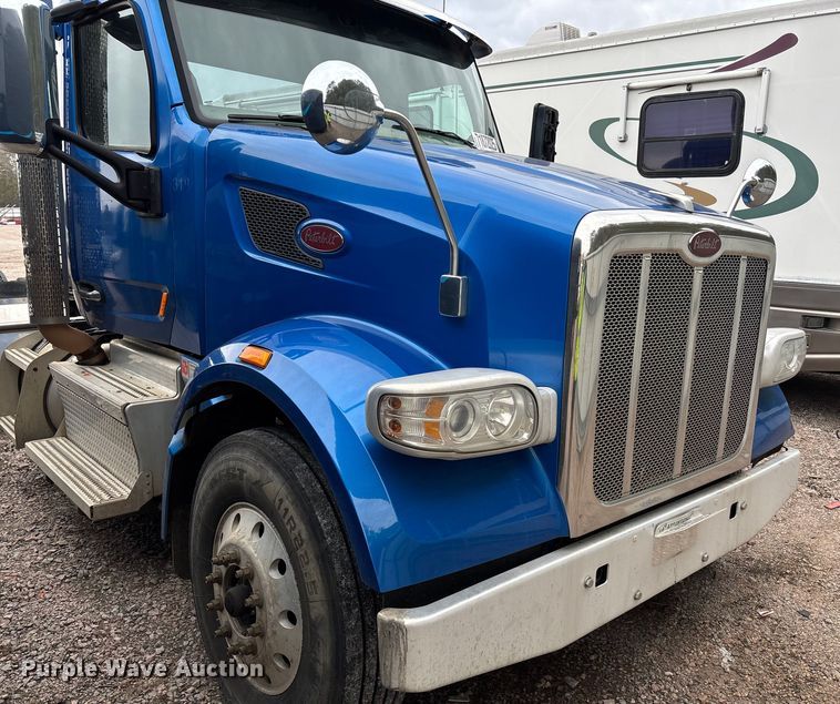 image for item YA1088 2019 Peterbilt 567 semi truck
