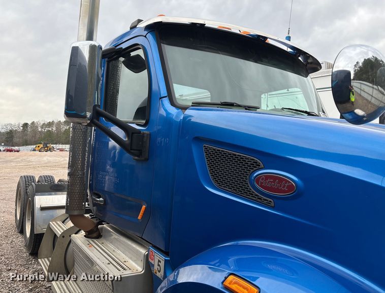 image for item YA1088 2019 Peterbilt 567 semi truck