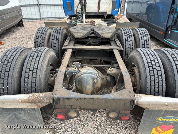 image for item YA1088 2019 Peterbilt 567 semi truck