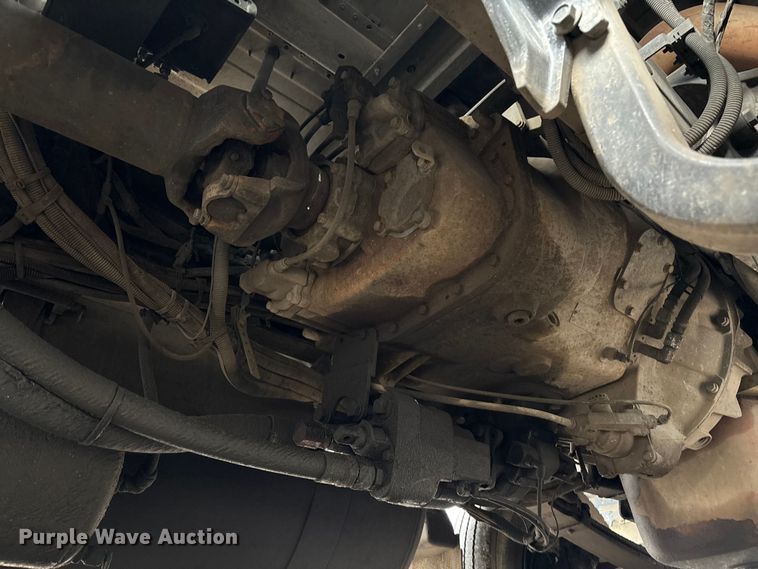 image for item YA1088 2019 Peterbilt 567 semi truck