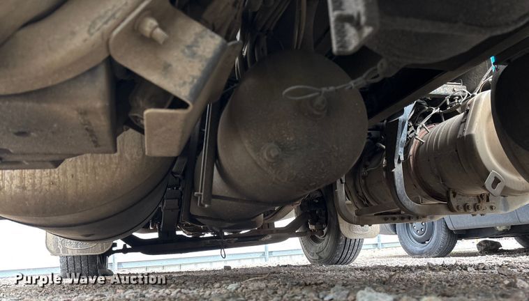 image for item YA1088 2019 Peterbilt 567 semi truck