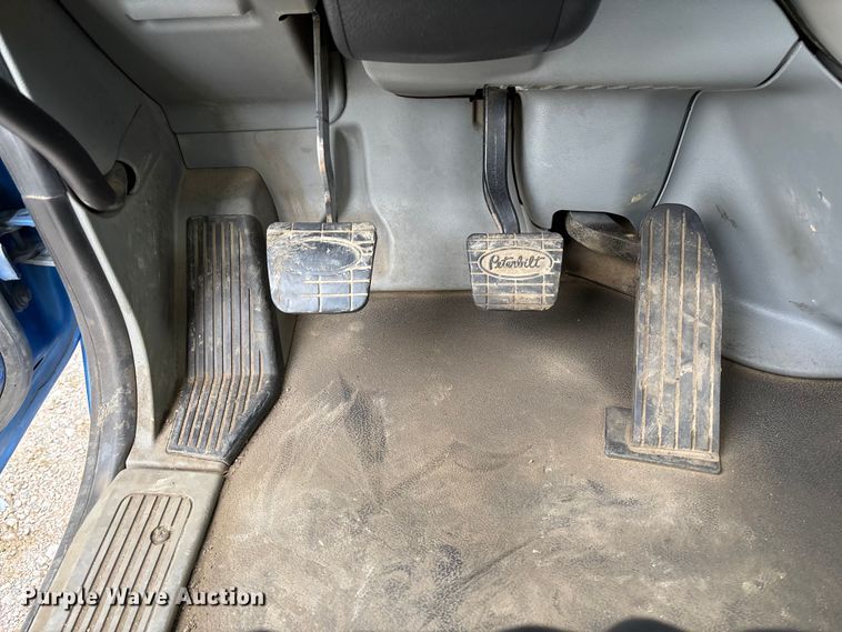 image for item YA1088 2019 Peterbilt 567 semi truck