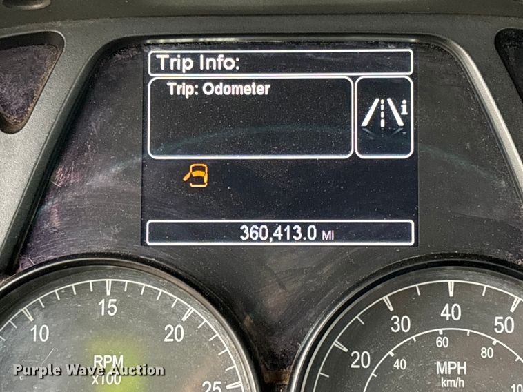 image for item YA1088 2019 Peterbilt 567 semi truck