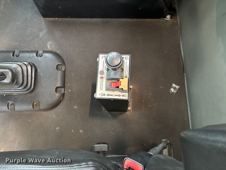 image for item YA1088 2019 Peterbilt 567 semi truck
